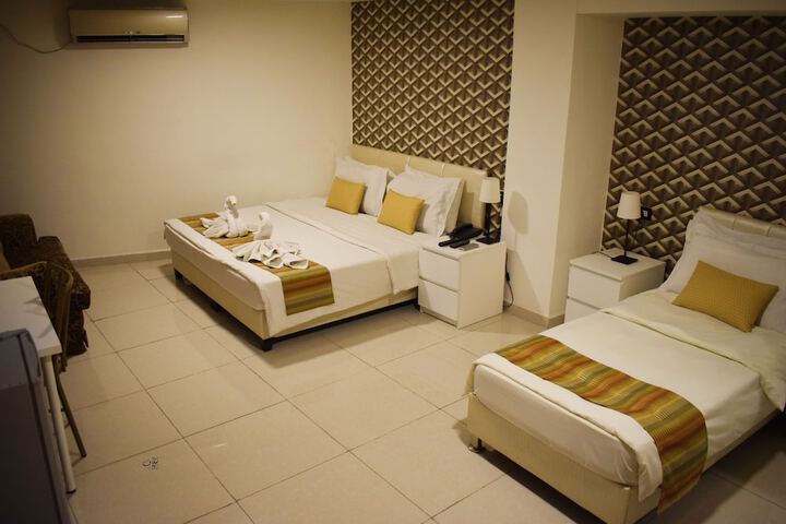 Room 25 of 62