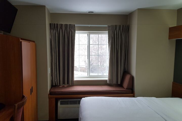 Room 17 of 41