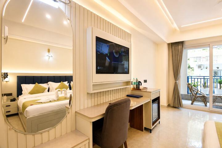 Room 5 of 32