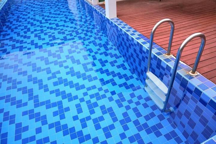 Pool 12 of 22