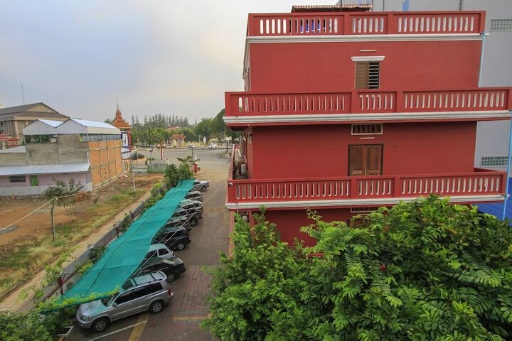 Hotel 53 of 54