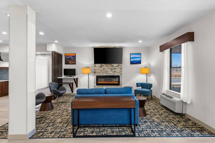 Entrance & Lobby