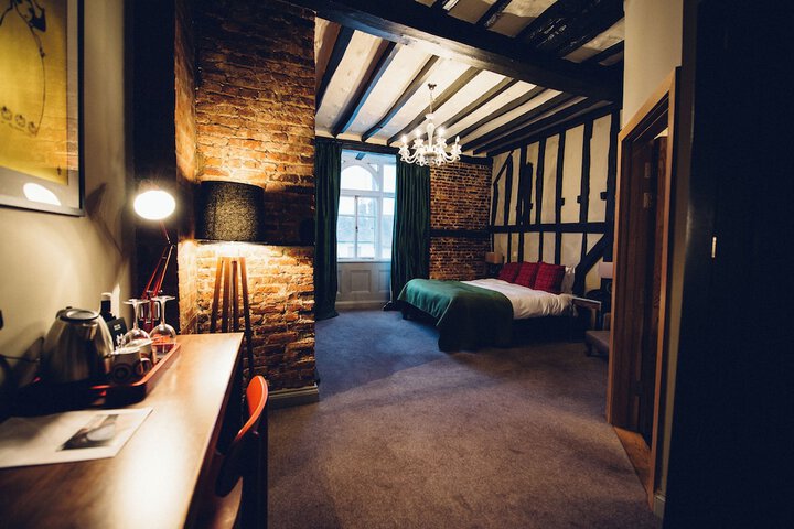 Room 25 of 62