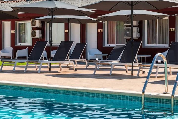Pool 75 of 79