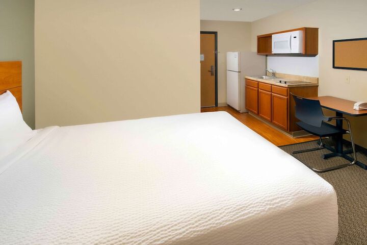 Queen Bed Accessible (10 of 12)