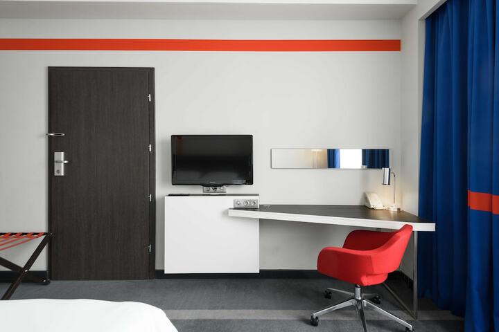Room 17 of 114