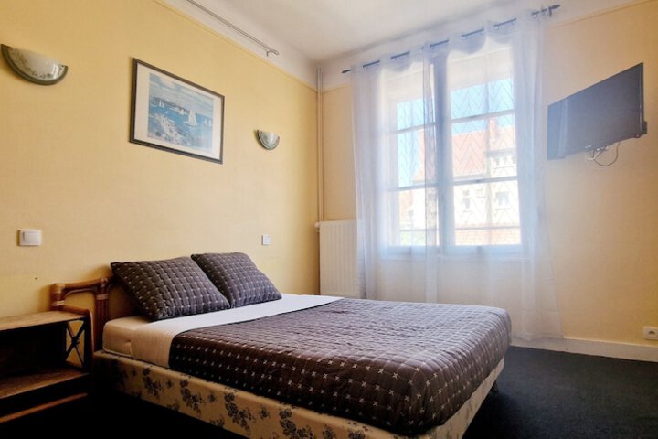 Room 14 of 25