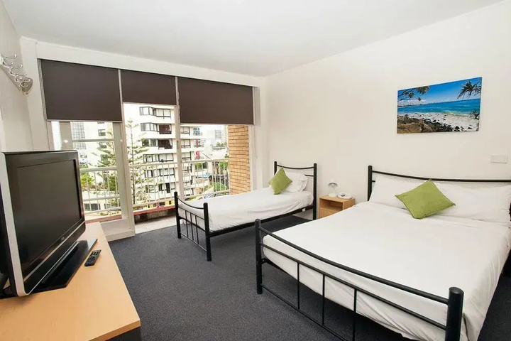 Room 3 of 27