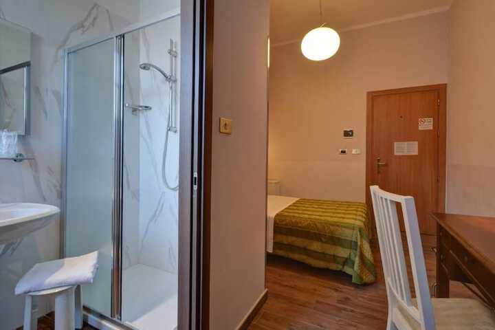 Room 8 of 43
