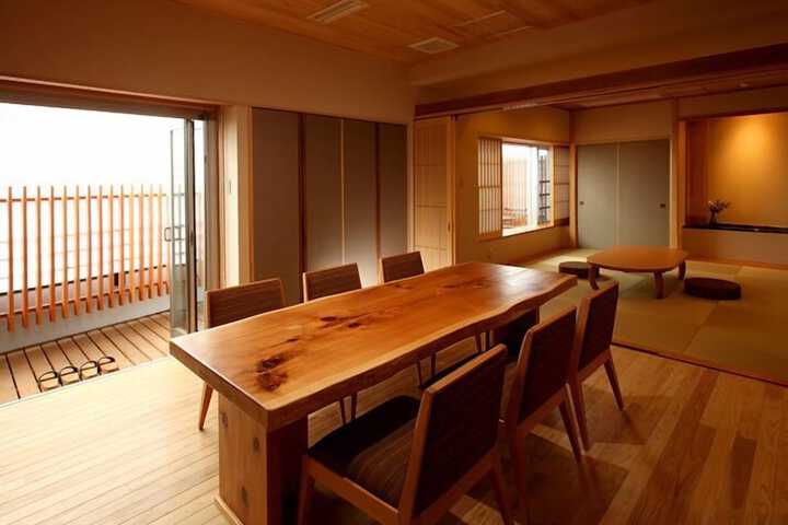 Room 8 of 30