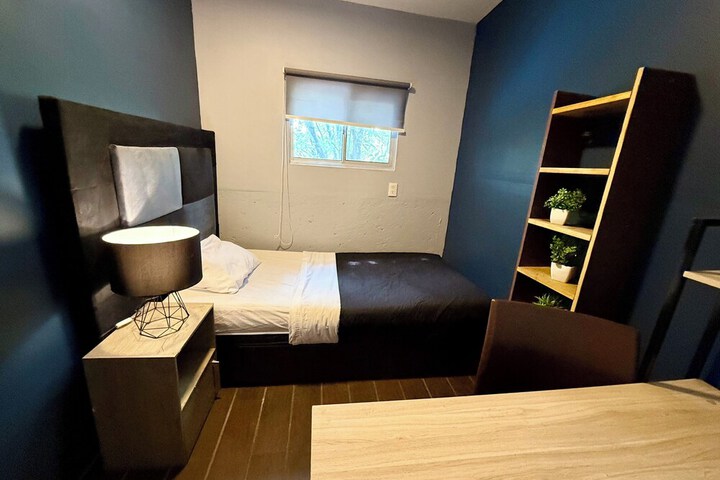 Room 21 of 25