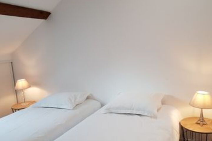 Room 4 of 23
