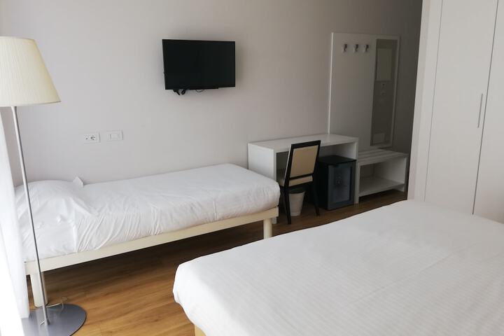 Room 17 of 47