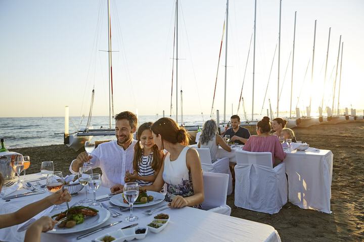 Dining 96 of 102