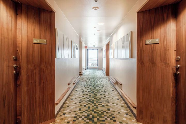 Entrance & Lobby