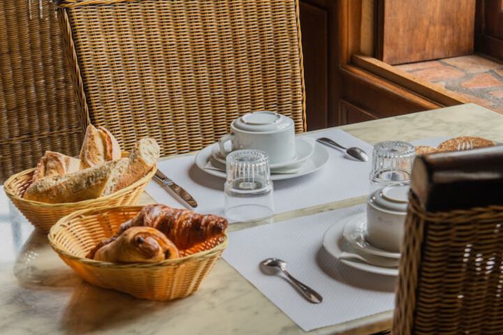 Breakfast area
