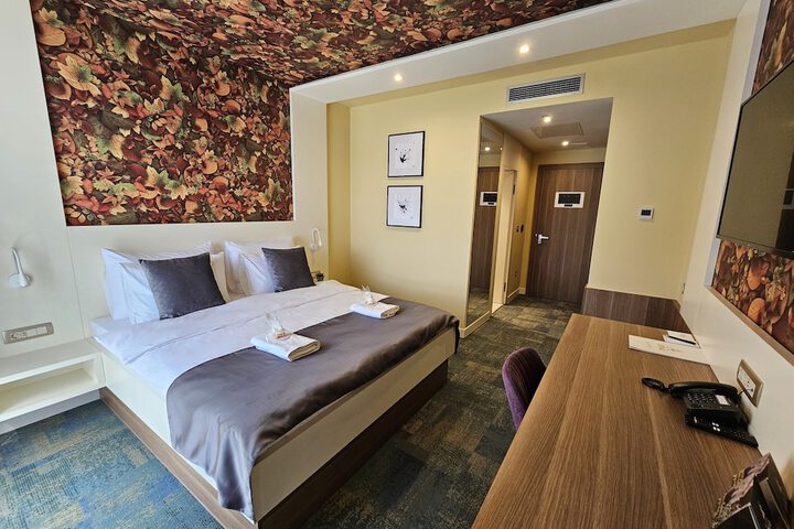 Room 4 of 57