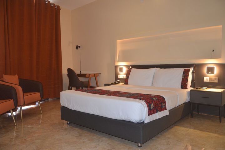 Room 10 of 31