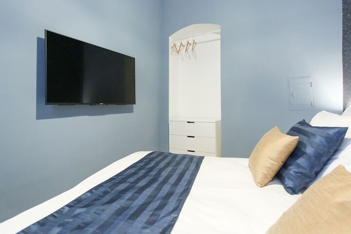 Room 5 of 33