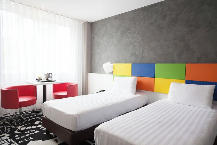 Room 12 of 29
