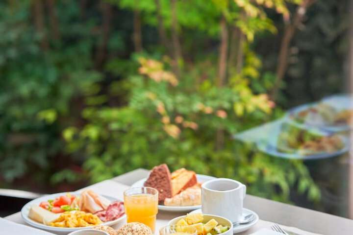 Breakfast/Coffee Service 82 of 103