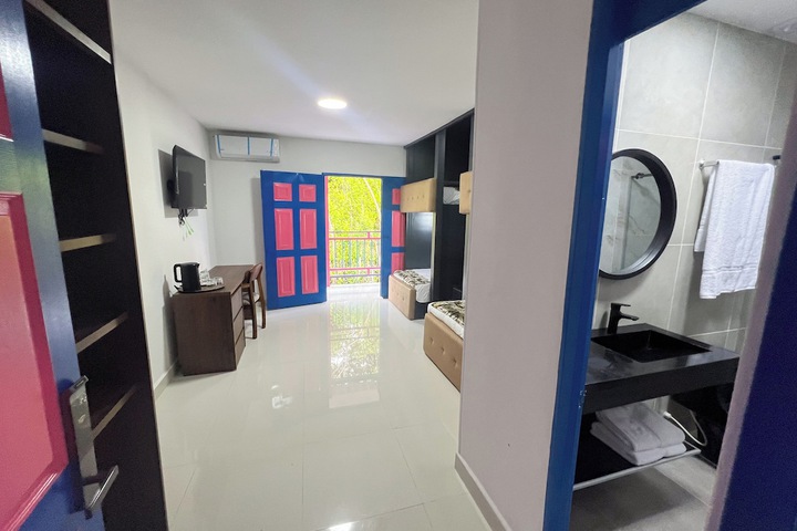 Room 5 of 34