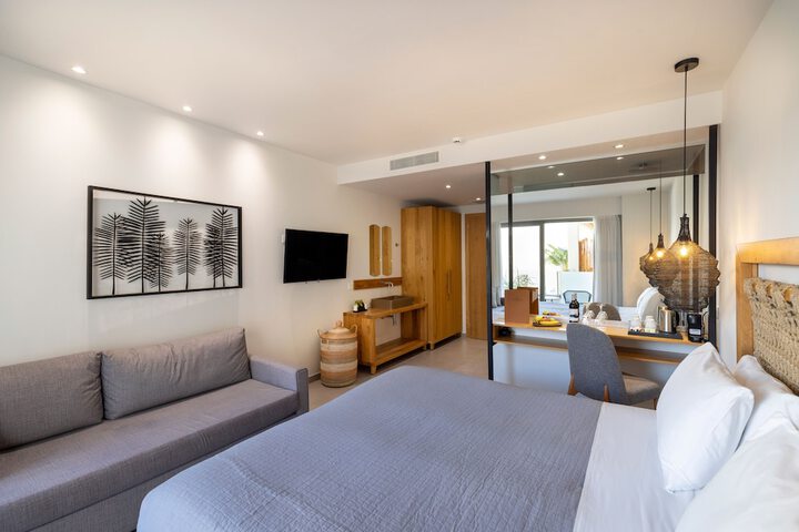 Room 15 of 84