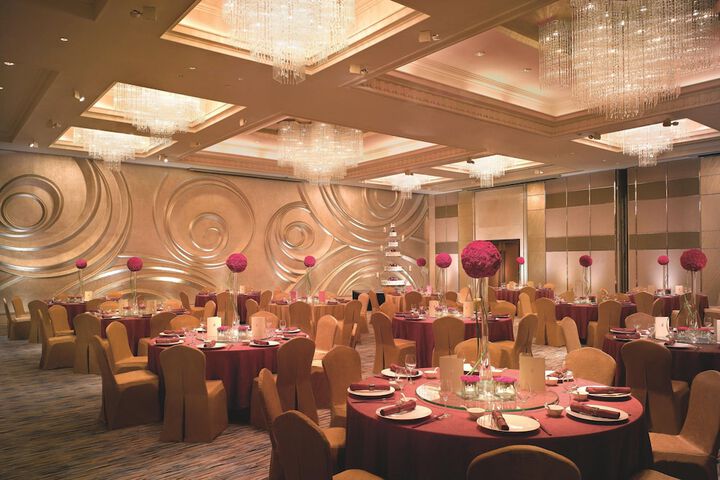 Ballroom/Hall 69 of 106