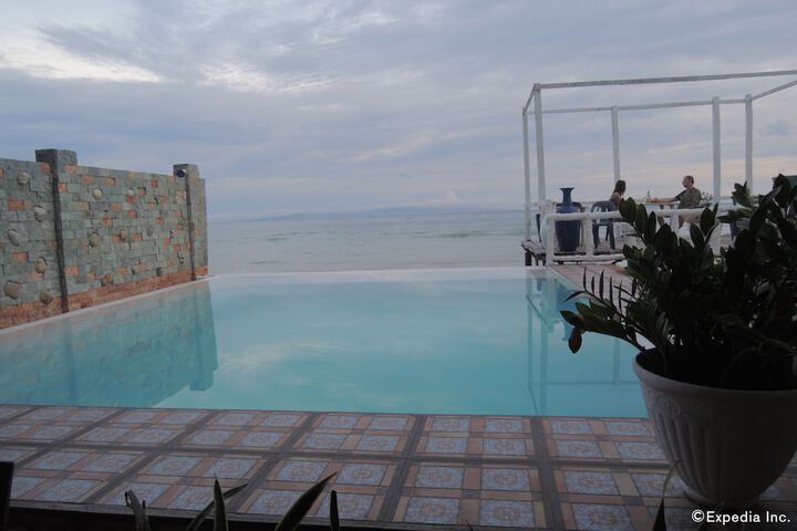 Pool 37 of 58