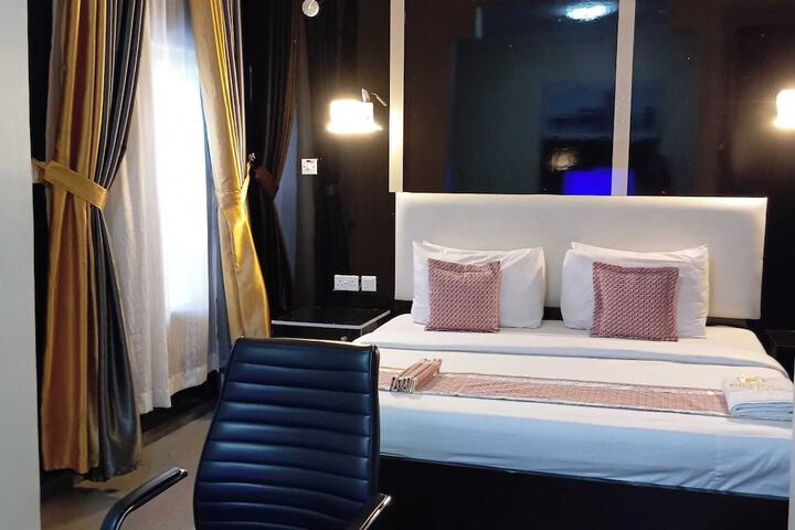 Room 21 of 45