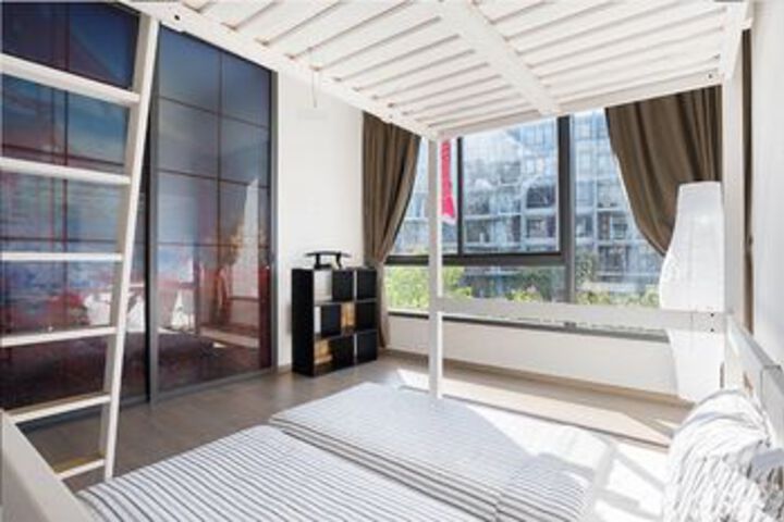 Room 28 of 61