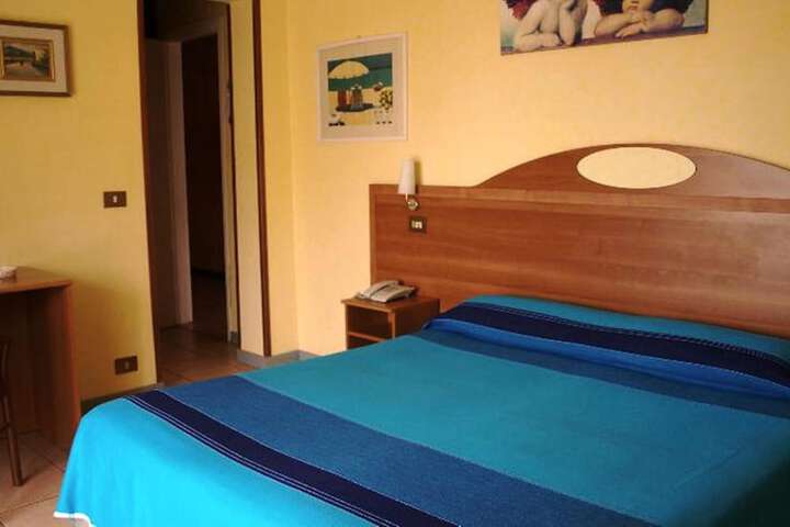 Room 4 of 22