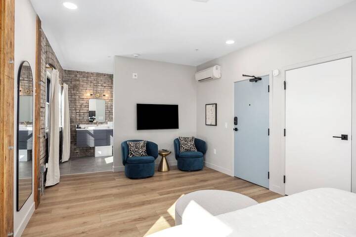 Room 3 of 22