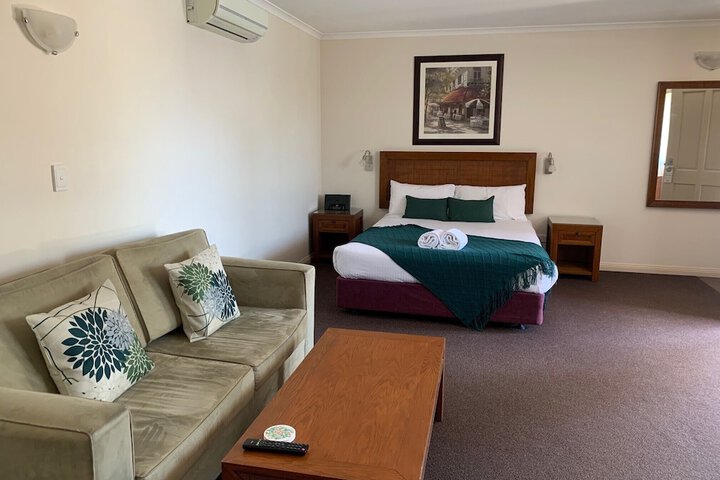 Room 15 of 52