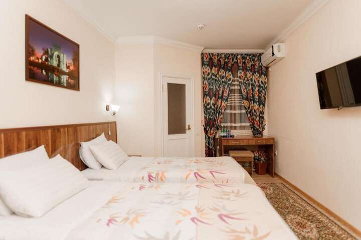 Room 10 of 20
