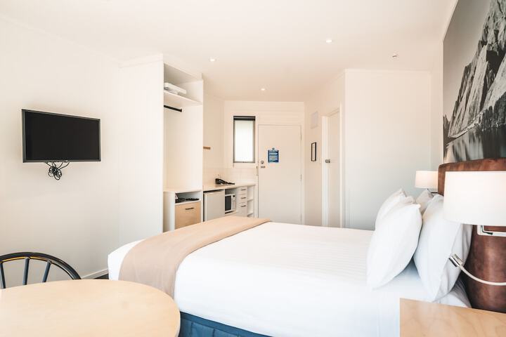 Room 4 of 47