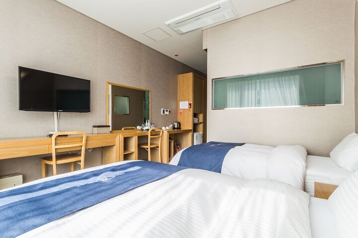 Room 21 of 117