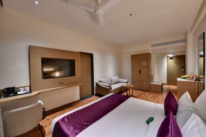 Room 9 of 40