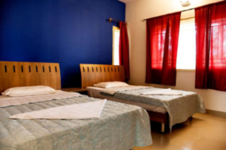 Room 7 of 12