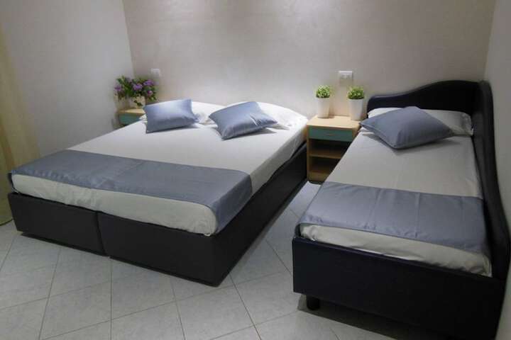 Room 6 of 22