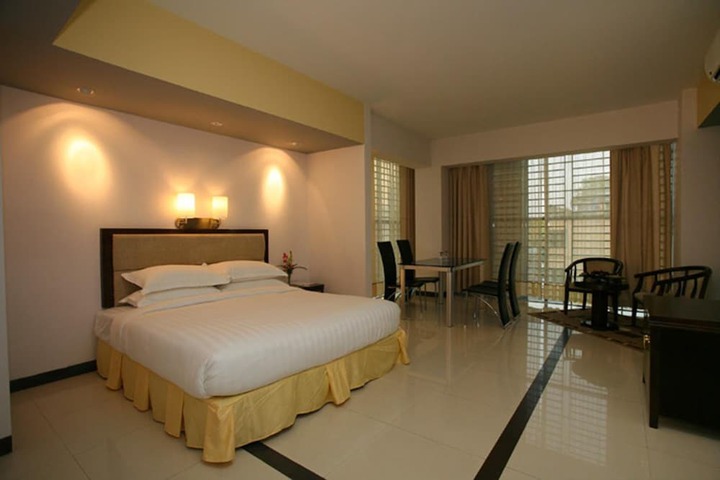 Room 15 of 46