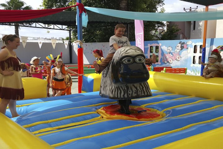 Childrens Activities 89 of 174