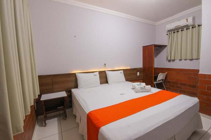 Room 6 of 30