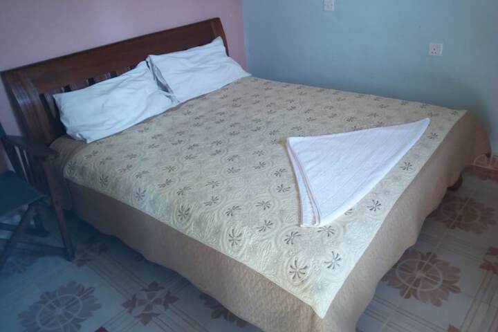 Room 3 of 16