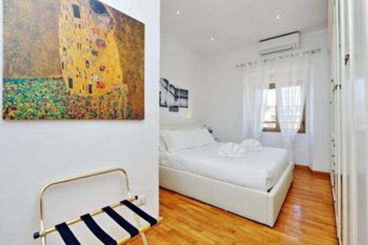 Room 20 of 34