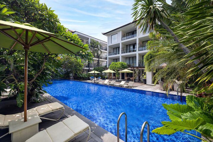 Pool Hotel