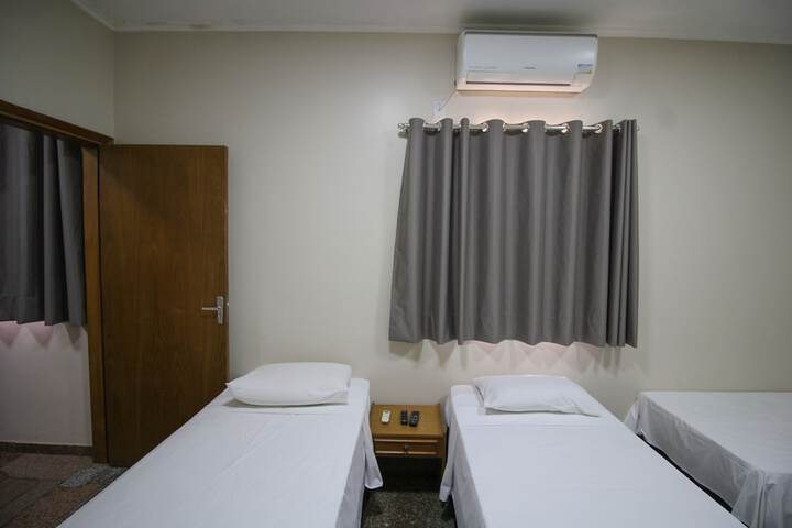 Room 35 of 183