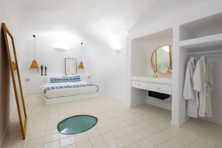Room 3 of 91