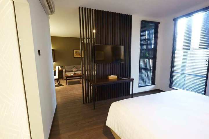 Room 12 of 30