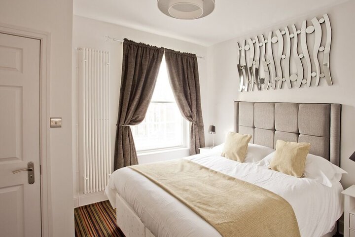 Room 4 of 39